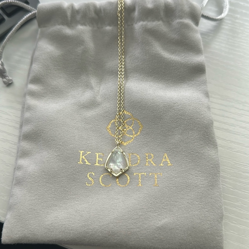 Kendra Scott Carinne necklace- white